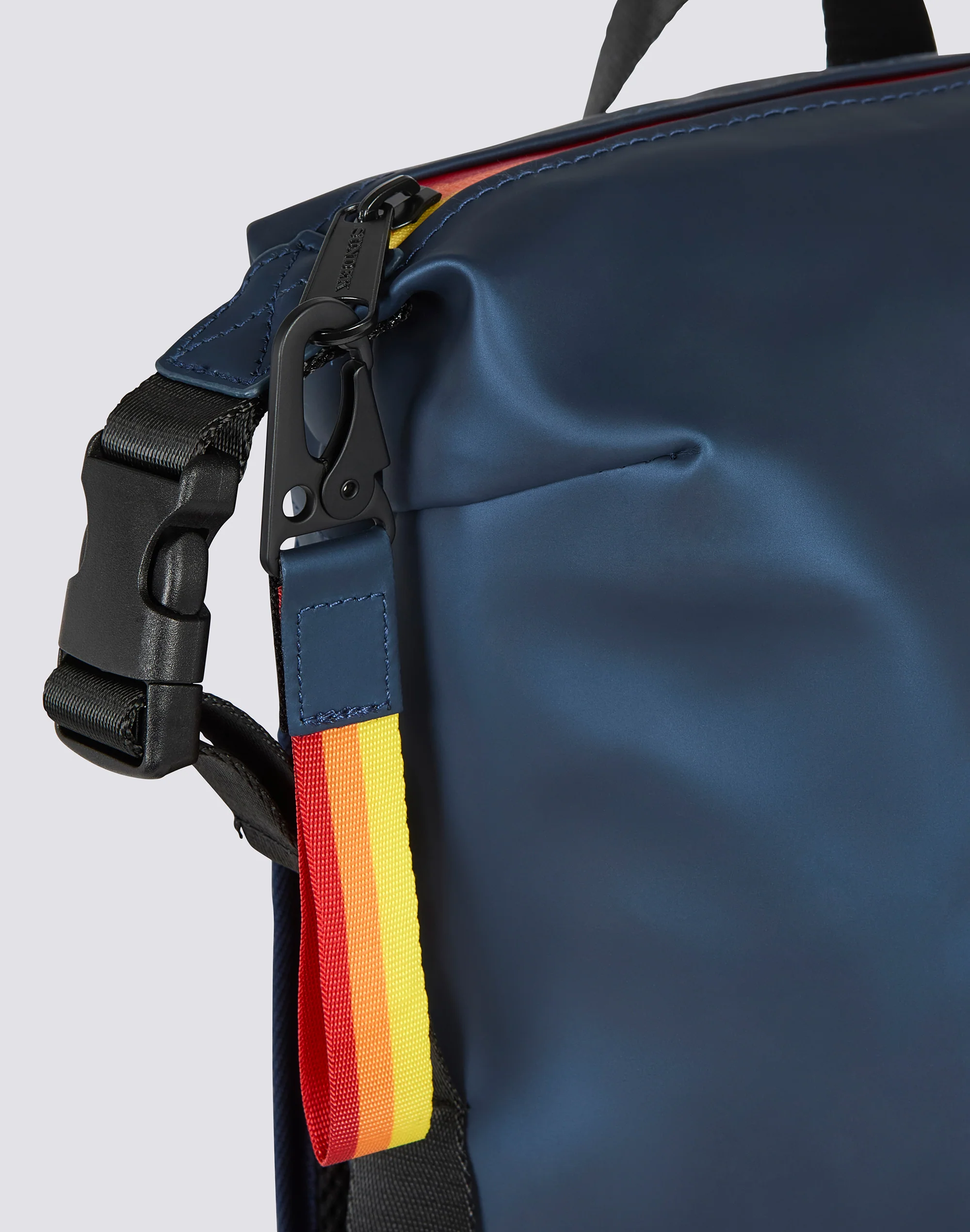 ZAINO CON ZIP SALDATA E MANICI REGOLABILI IMBOTTITI - Image 3