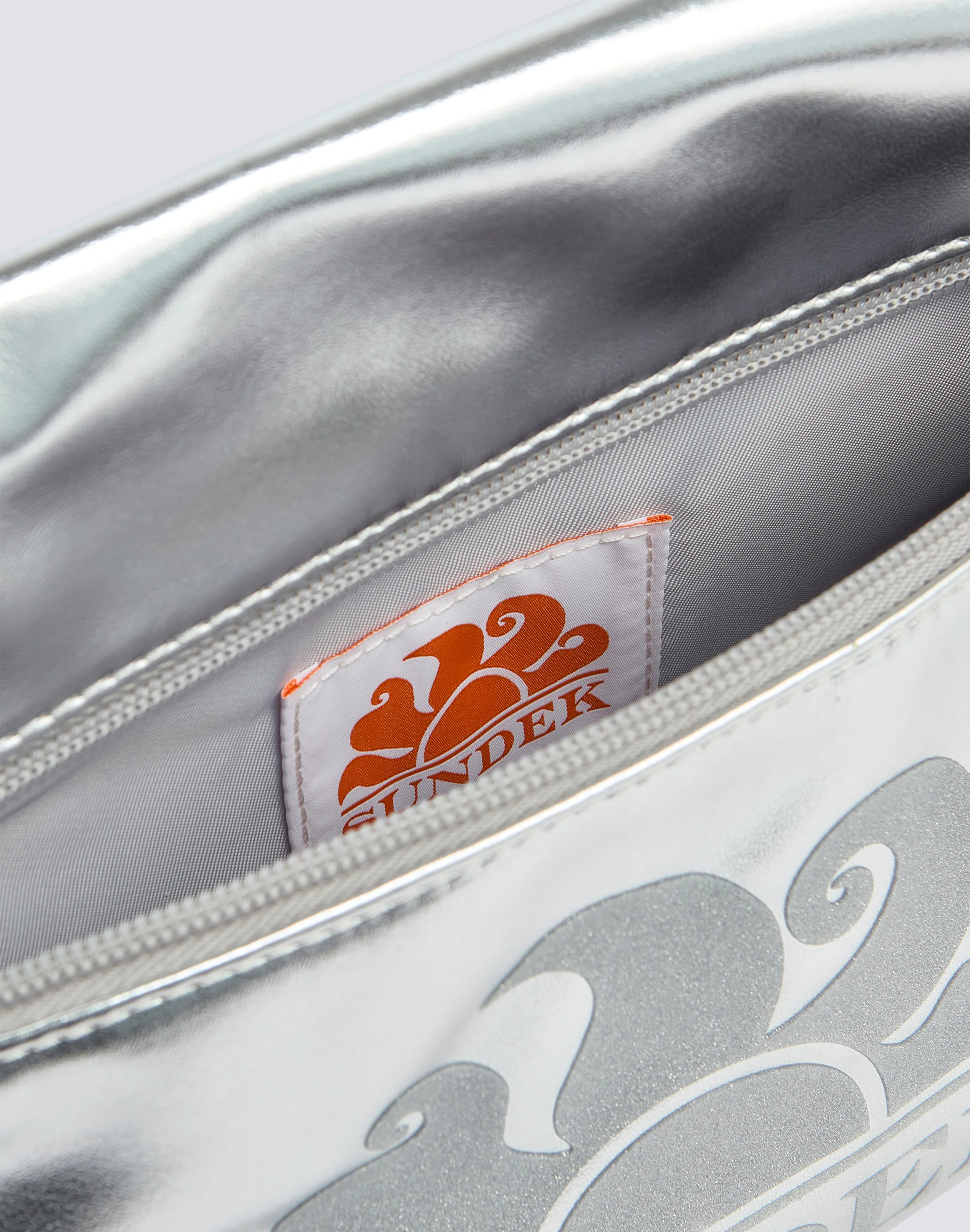 BORSA CLUTCH LAMINATA CON LOGO - Image 3