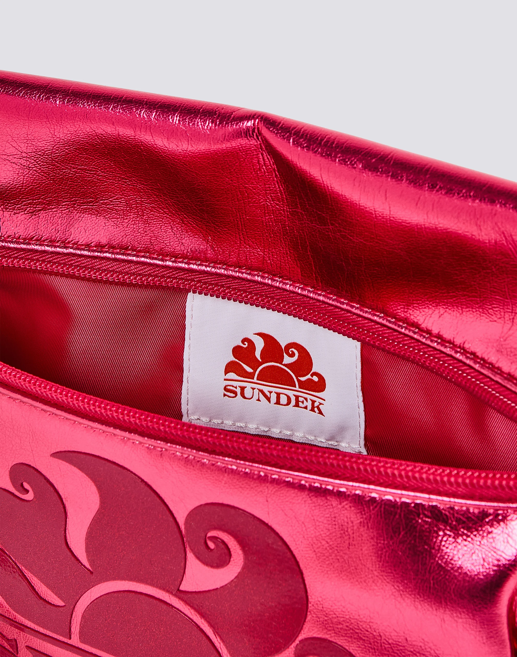 BORSA CLUTCH LAMINATA CON LOGO - Image 3