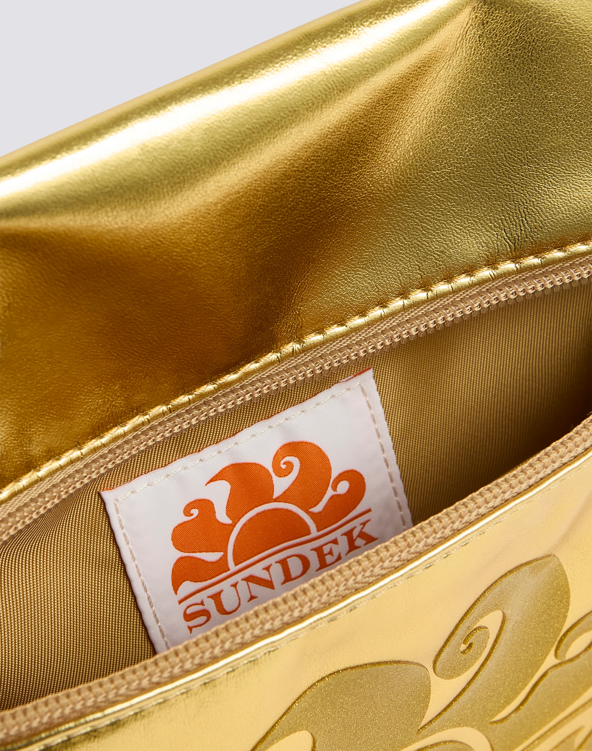 BORSA CLUTCH LAMINATA CON LOGO - Image 3