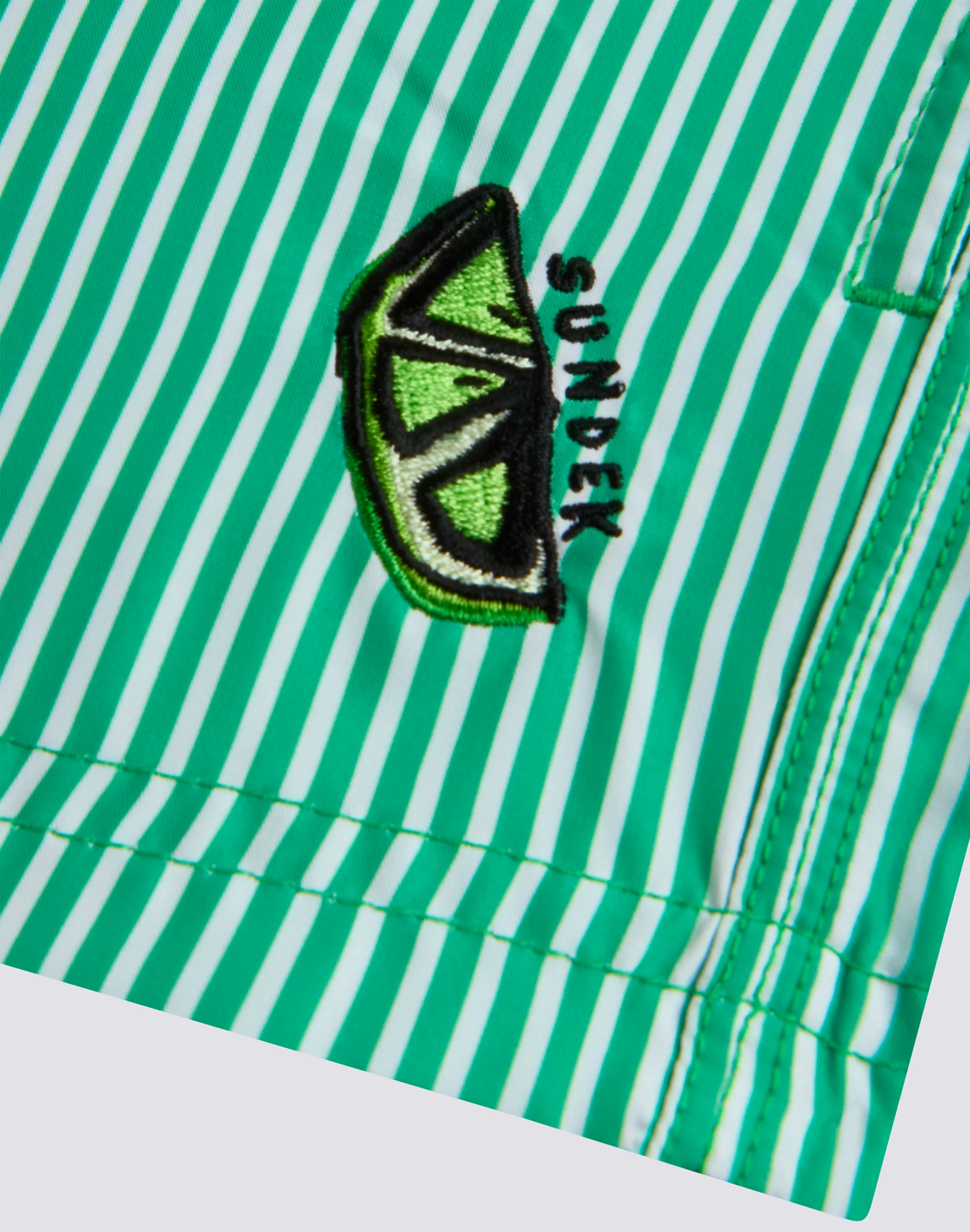 COSTUME DA BAGNO BAMBINO CORTO VITA ELASTICATA REPREVE® CON STAMPA JUICY STRIPES - Image 4