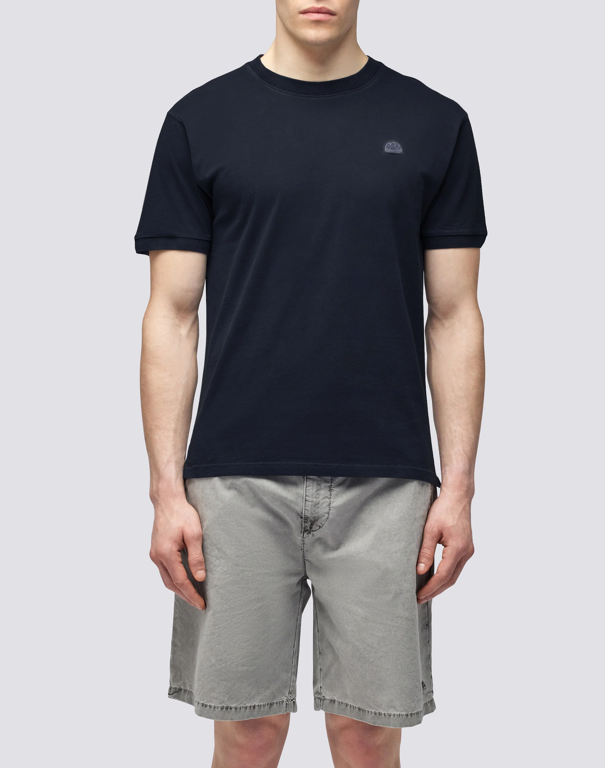 T-SHIRT NEW DEY GIROCOLLO TINTO CAPO CON LOGO - Image 2