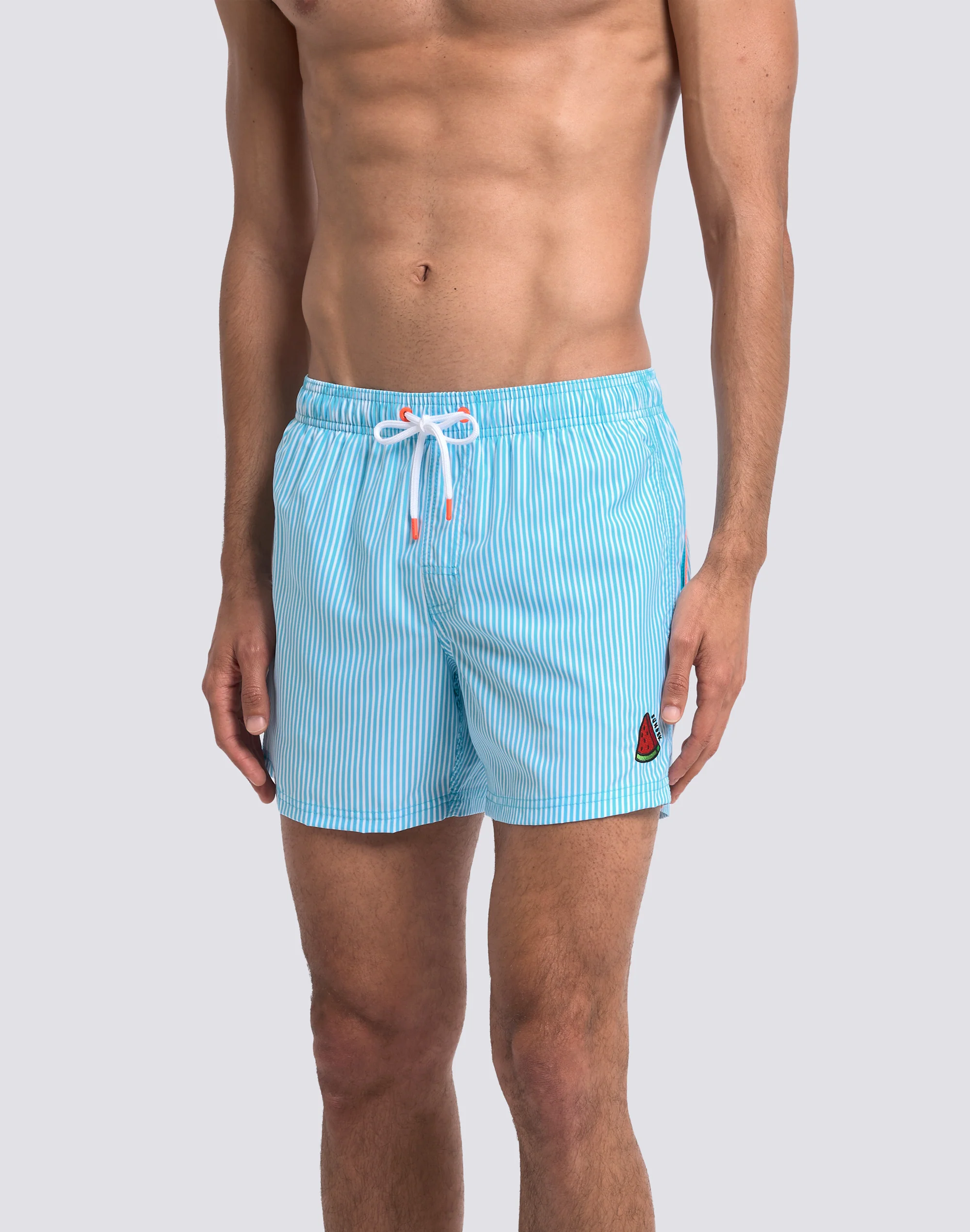 COSTUME DA BAGNO UOMO CORTO VITA ELASTICATA POLIESTERE RICICLATO REPREVE® CON STAMPA A RIGHE JUICY STRIPES CON RICAMO FRUTTA - Image 4
