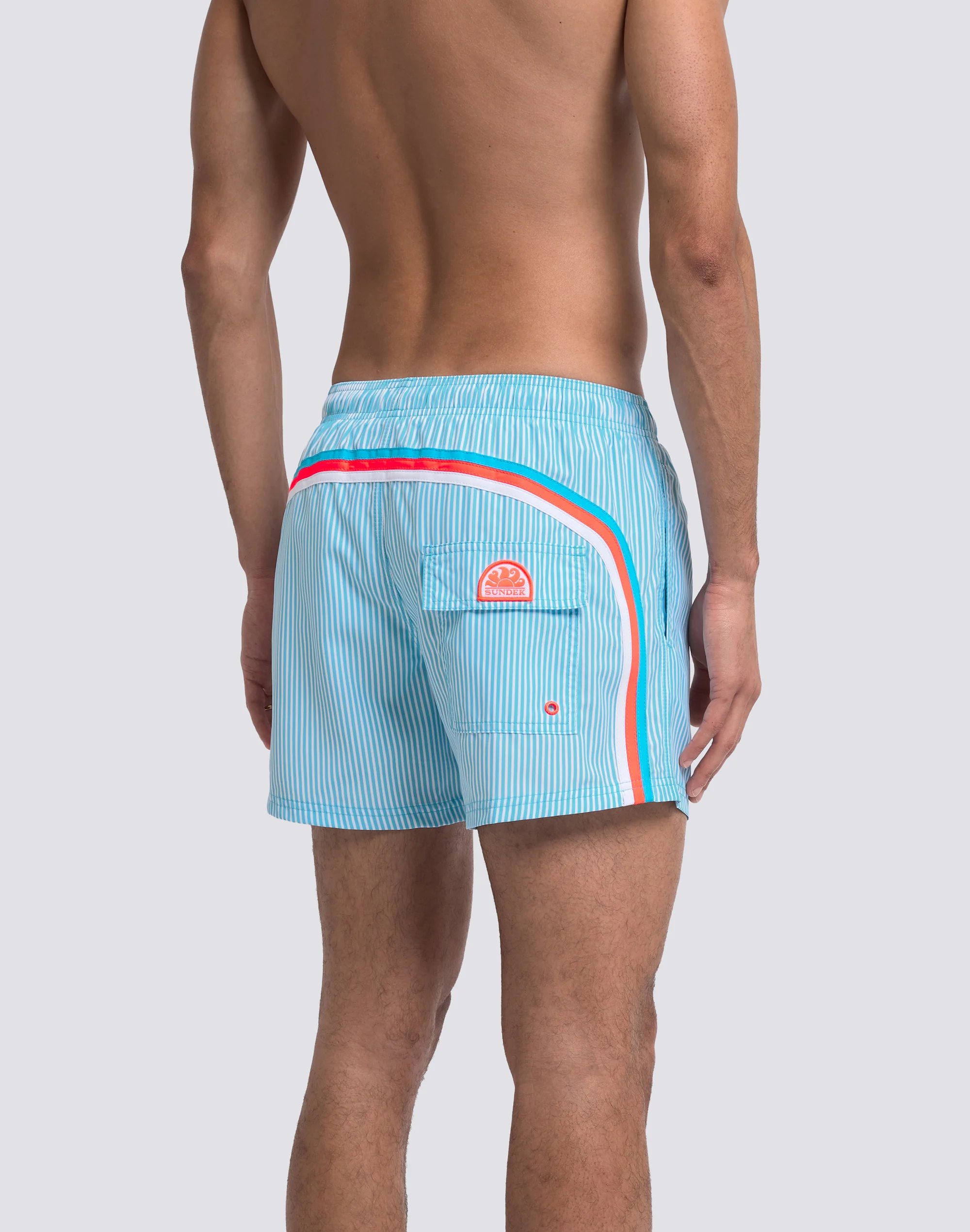 COSTUME DA BAGNO UOMO CORTO VITA ELASTICATA POLIESTERE RICICLATO REPREVE® CON STAMPA A RIGHE JUICY STRIPES CON RICAMO FRUTTA - Image 5