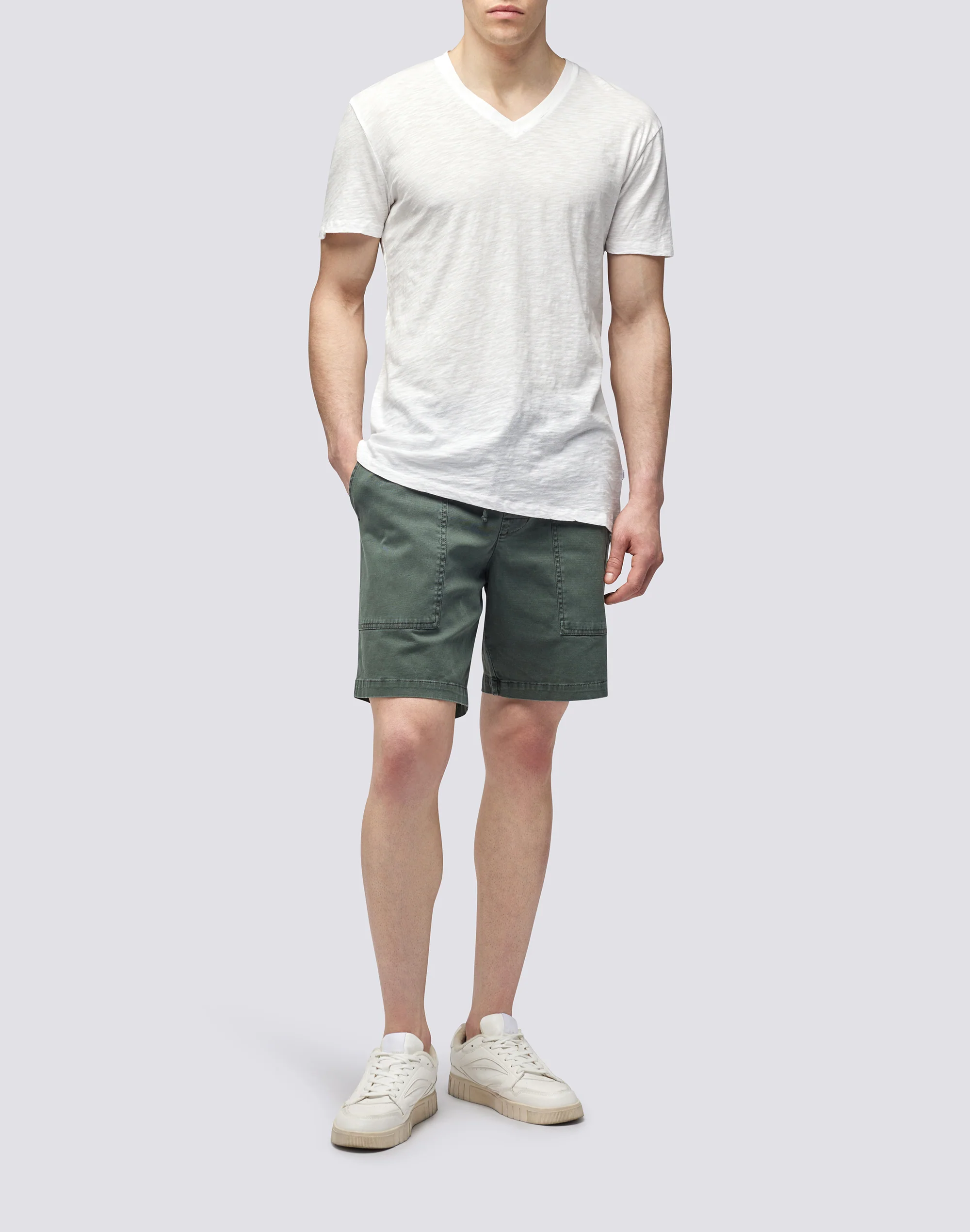 T-SHIRT TINTO CAPO CON SCOLLO A V - Image 3