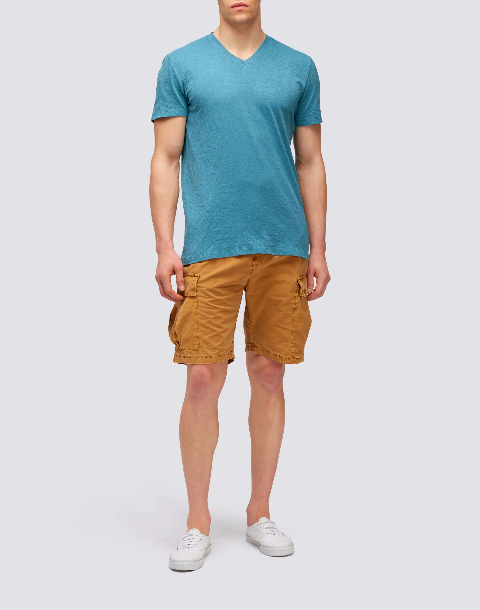 T-SHIRT TINTO CAPO CON SCOLLO A V - Image 3