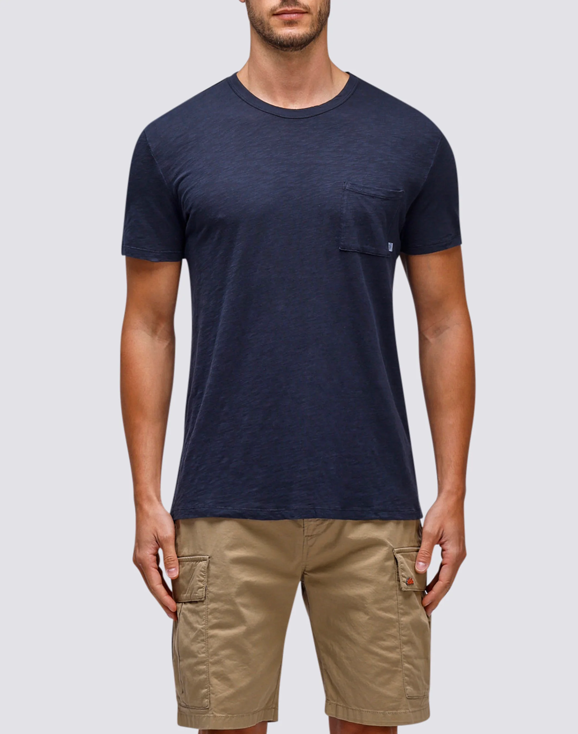 T-SHIRT CON TASCA TINTO CAPO - Image 2